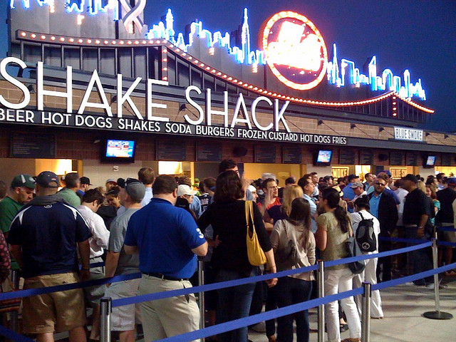 美國“舒食快餐”Shake Shack是如何抓住中產市場的？|餐飲界