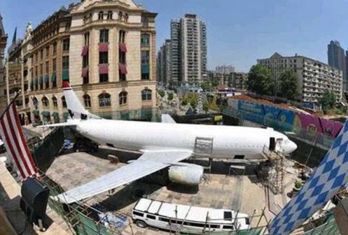 武漢商人購退役飛機建餐廳 按空乘標準招服務員