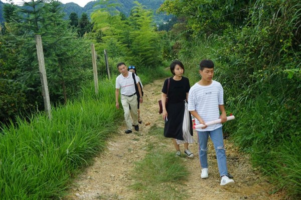 29年教學(xué)，9年公益，他以身作則，改變了無數(shù)山區(qū)孩子的人生